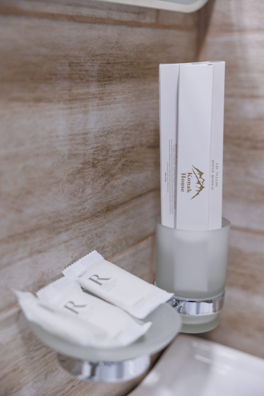 Шале (Апартаменты), Отель Konak House