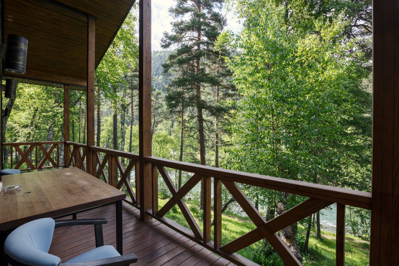 Шале (Апартаменты), Отель Konak House