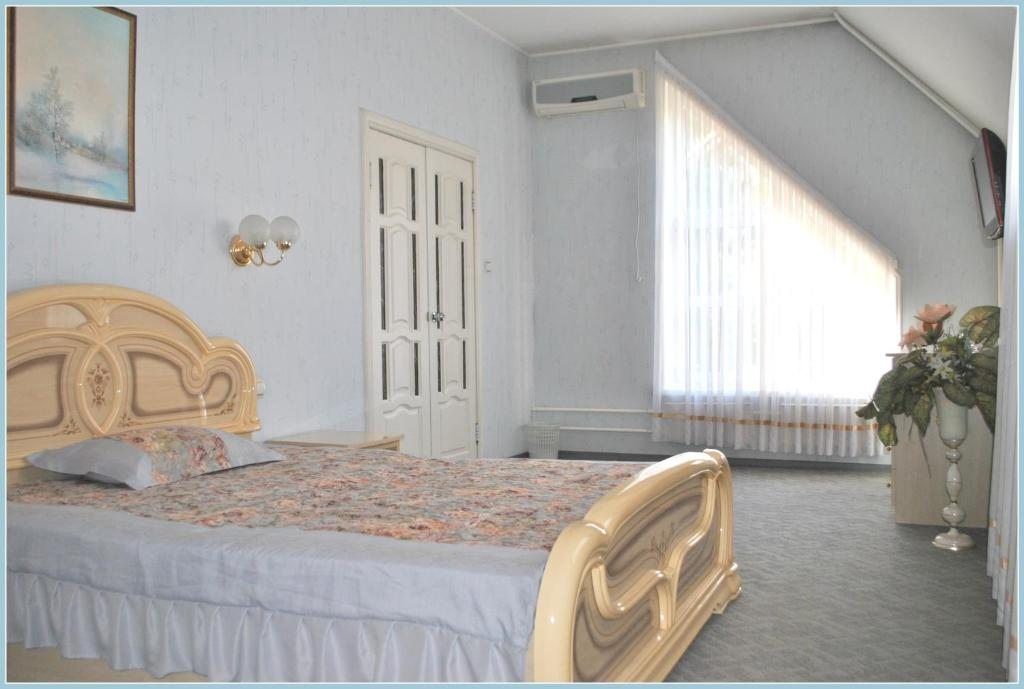 Двухместный (Номер Делюкс с кроватью размера «queen-size») гостевого дома Комфорт, Тольятти