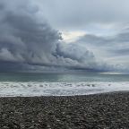 400 м от гостевого дома, Отель Comodita