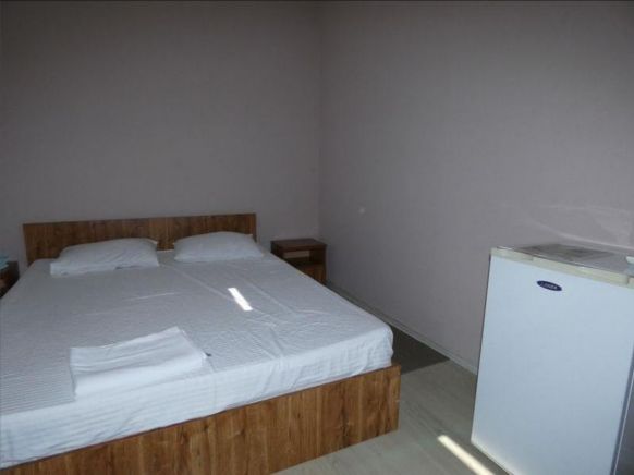 Отель Comodita, Лдзаа