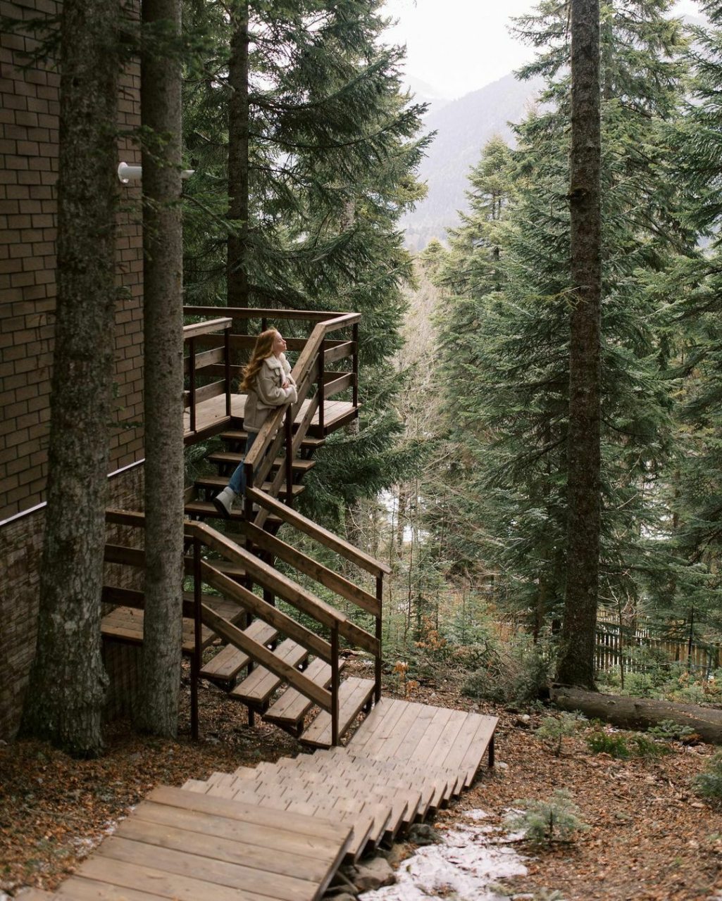 Коттедж (Дом в лесу), База отдыха Пилигрим