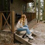 Коттедж (Дом в лесу), База отдыха Пилигрим