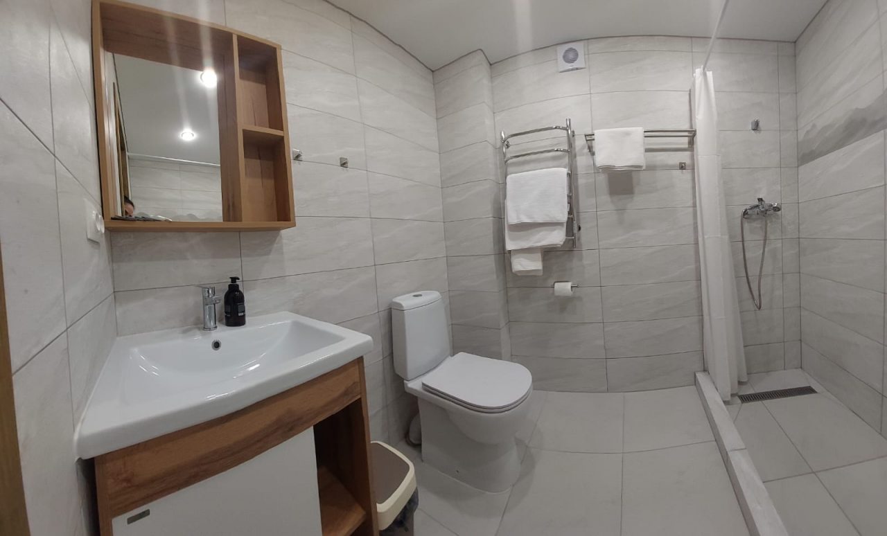 Дом (Лесная эйфория), База отдыха Пилигрим