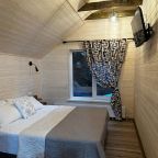 Дом (Лесная эйфория), База отдыха Пилигрим