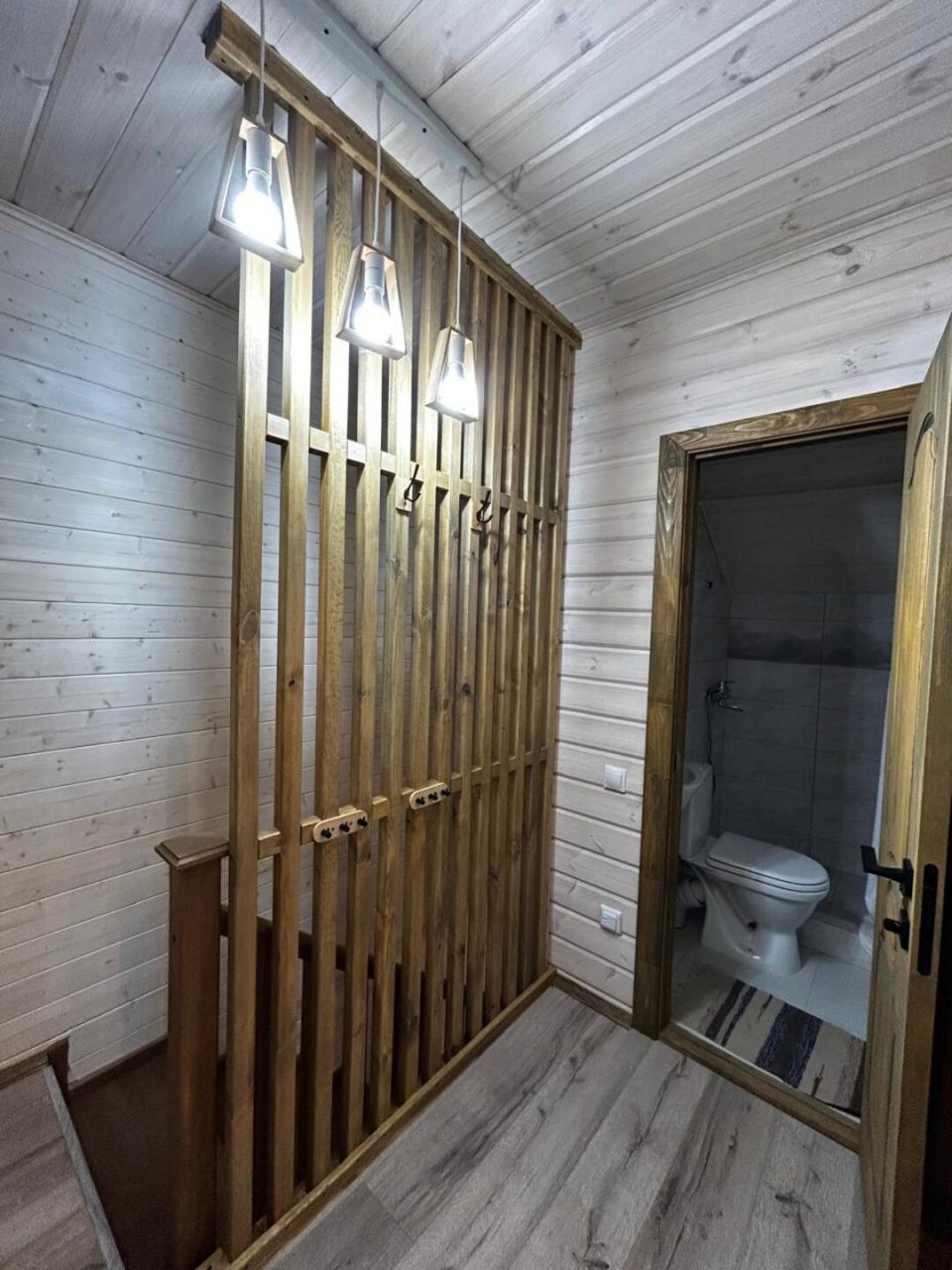 Дом (Лесная эйфория), База отдыха Пилигрим