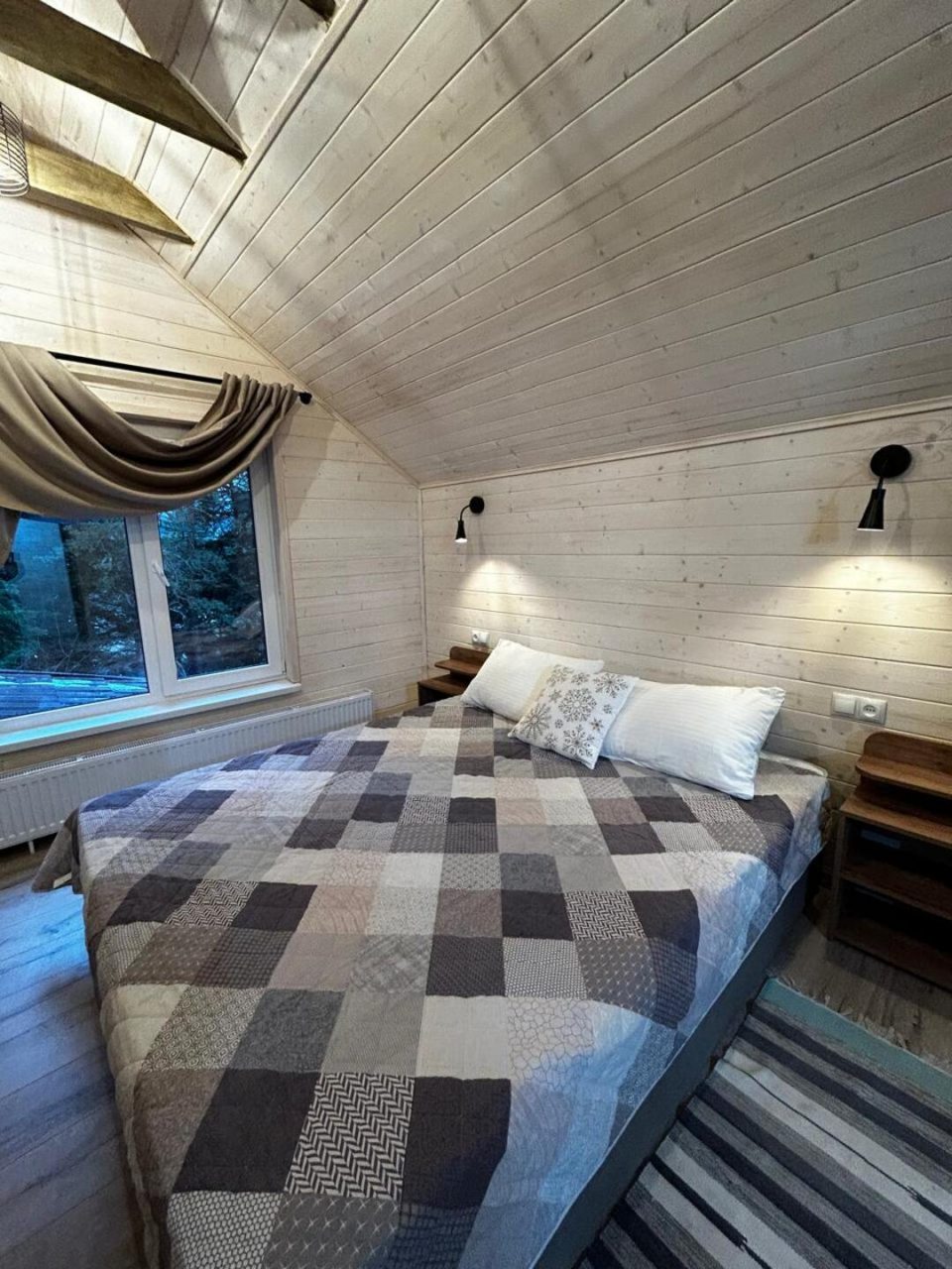 Дом (Лесная эйфория), База отдыха Пилигрим