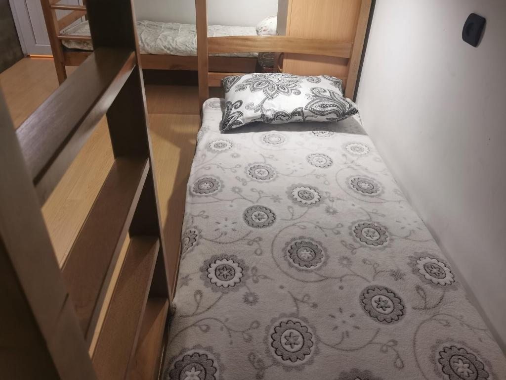 Двухместный (Бюджетный двухместный номер с 1 кроватью) хостела 4 Friends Hostel, Ереван
