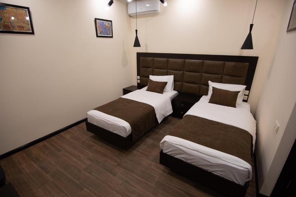 Двухместный (Улучшенный двухместный номер с 1 кроватью) отеля BOUTIQUE LIVING HOTEL, Ереван