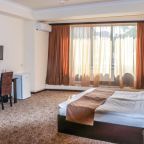 Двухместный (Большой двухместный номер с 1 кроватью), Yerevan Centre Hotel