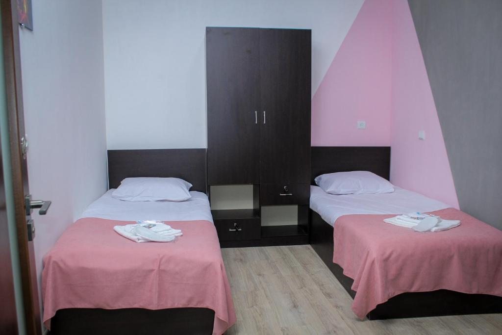 Двухместный (Бюджетный двухместный номер с 2 отдельными кроватями) отеля Nuryan Hotel Yerevan, Ереван
