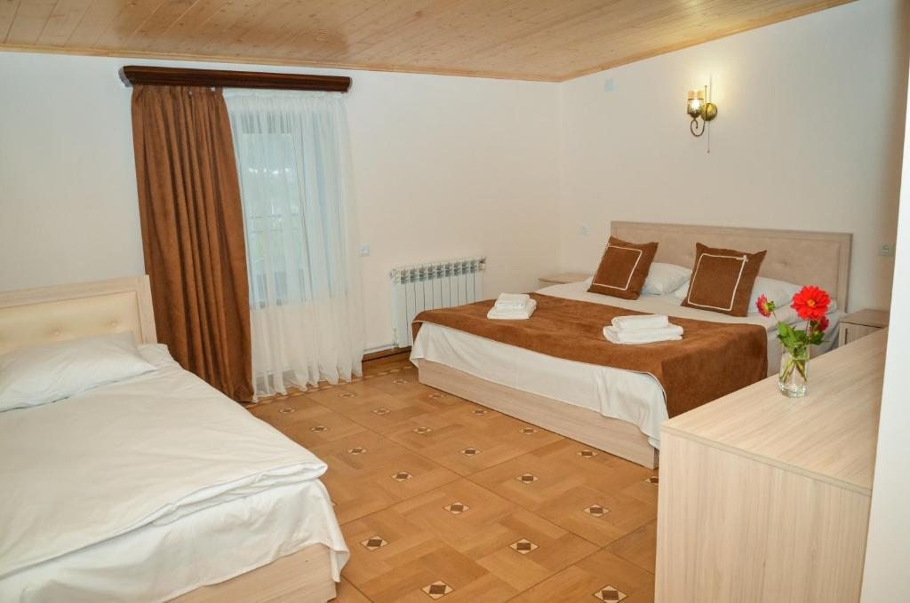 Двухместный (Двухместный номер Делюкс с 1 кроватью и ванной) отеля Rubin Hotel, Горис
