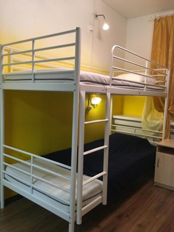 Номер (Кровать в общем номере для женщин с 4 кроватями) отеля Sweet Sleep Hostel&Hotel, Сургут