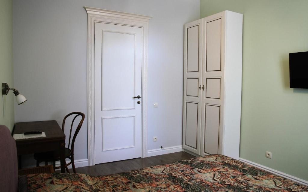 Двухместный (Двухместный номер с 1 кроватью и общей ванной комнатой) гостевого дома Дом Финтеклюз, Петергоф