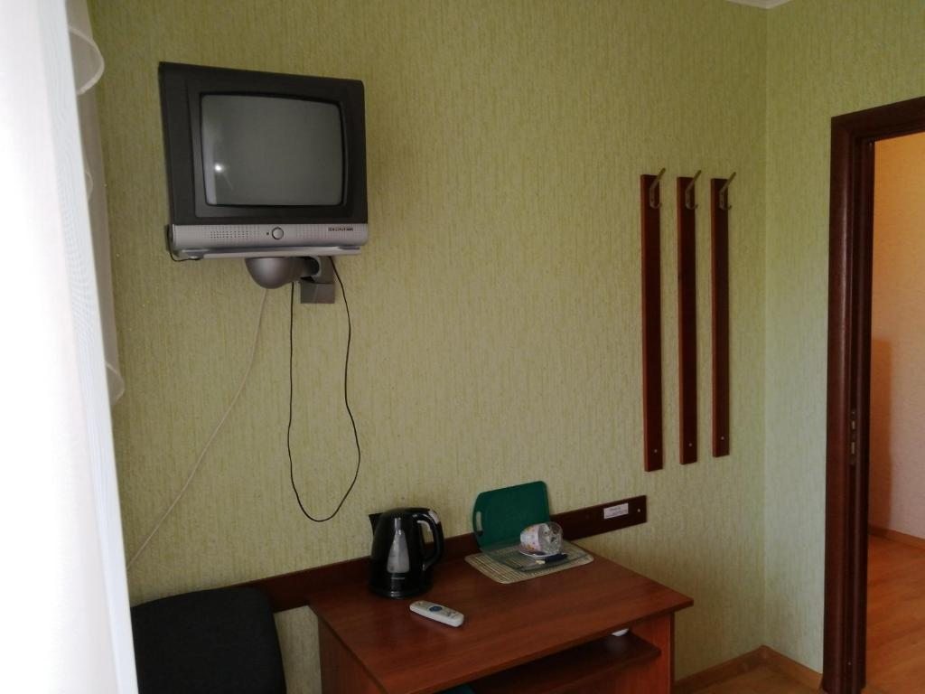 Одноместный (Одноместный номер с общим душем и туалетом) отеля Hotel Novogas, Новогрудок