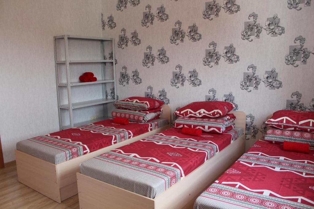 Номер (Кровать в общем 6-местном номере) гостевого дома Гостевой дом Тюльпан Минск