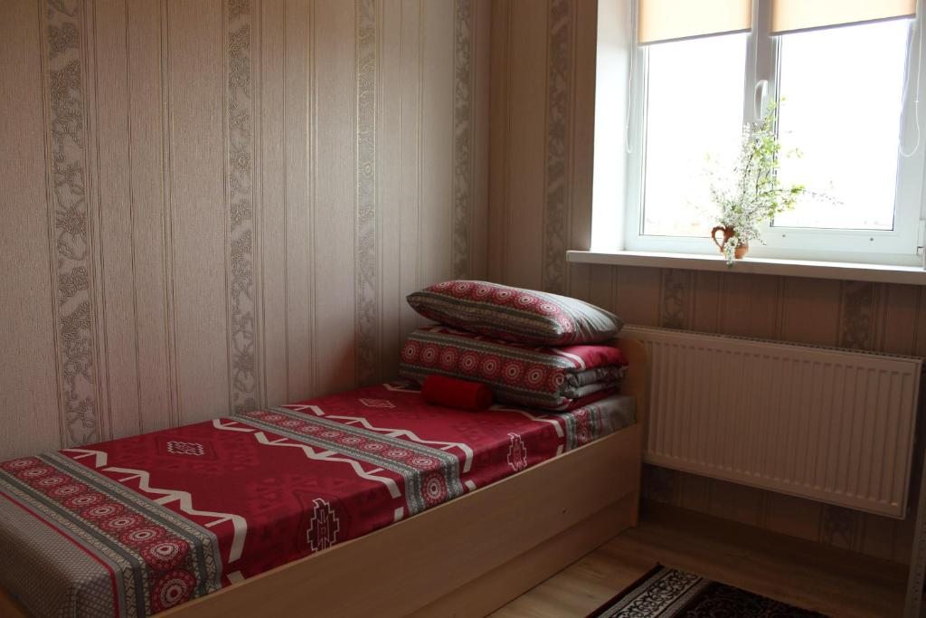 Номер (Кровать в общем номере с 4 кроватями) гостевого дома Гостевой дом Тюльпан Минск