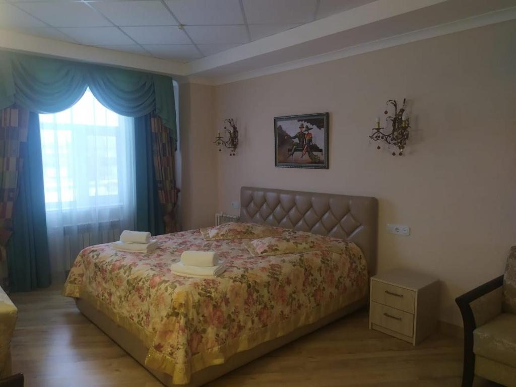 Сьюит (Люкс с кроватью размера «king-size») отеля Europa Hotel, Уральск