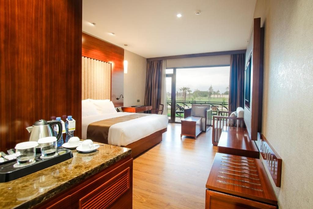 Двухместный (Двухместный номер Делюкс с 1 кроватью) курортного отеля Anaklia Resort by Pratap's Signature, Анаклия