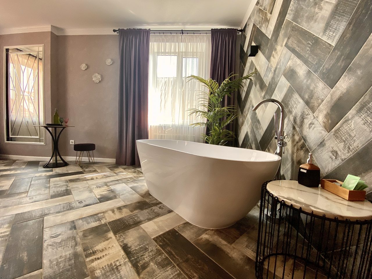 ПРОСТОРНЫЙ НОМЕР