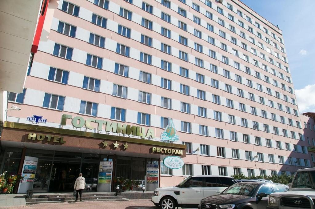 Фасад отеля "Представительский этаж гостиницы Двина" в Архангельске.. Отель Представительский этаж гостиницы Двина
