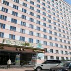 Фасад отеля "Представительский этаж гостиницы Двина" в Архангельске.