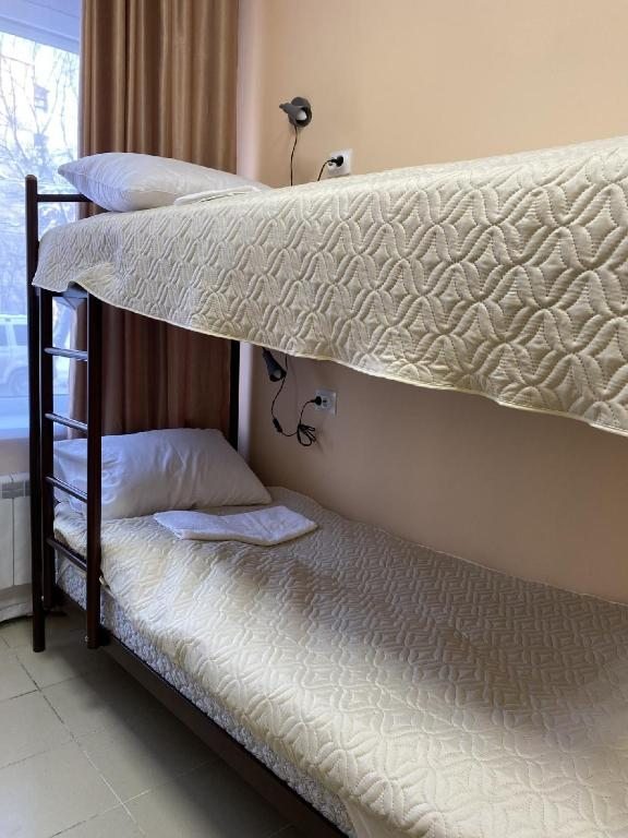 Номер (Кровать в общем 6-местном номере для мужчин и женщин) хостела SKAZKA, Гатчина