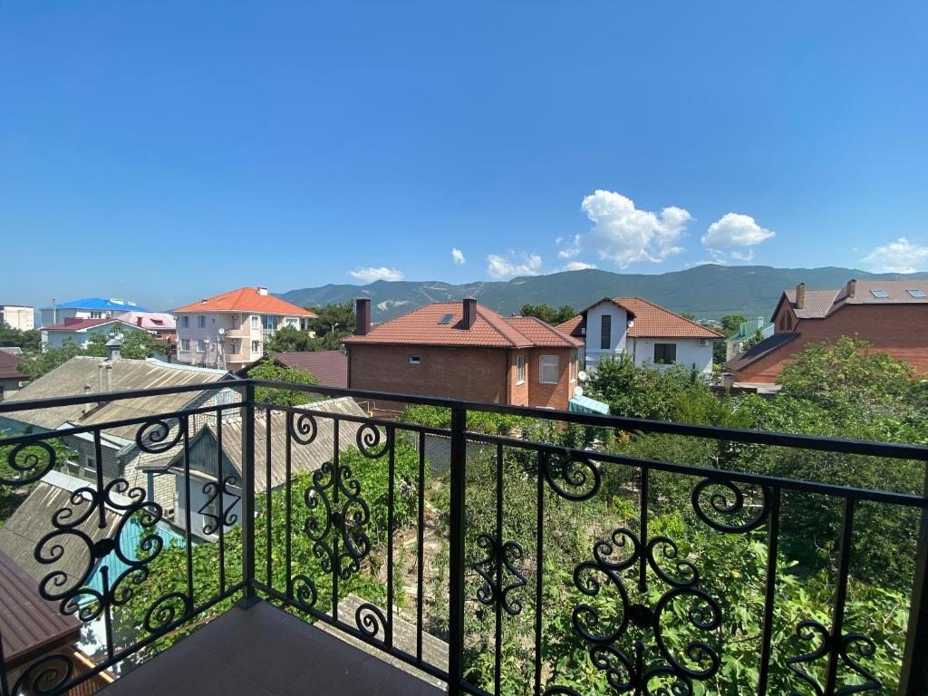 Четырехместный (Четырехместный номер Делюкс), КАМЕЛИЯ