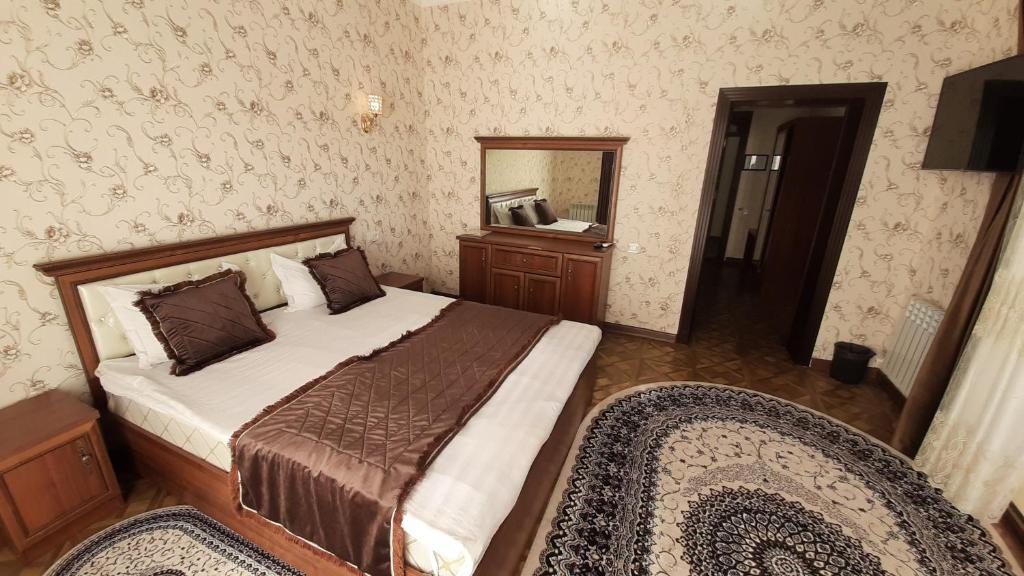 Двухместный (Двухместный номер Делюкс с 1 кроватью) отеля Said Islom Khodja, Хива