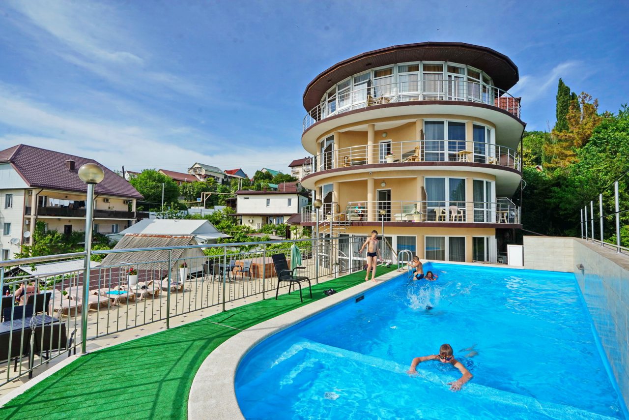 Гостиница Континент, Лазаревское