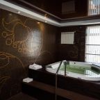 Гидромассажная ванна/джакузи, Отель Ost-West Club