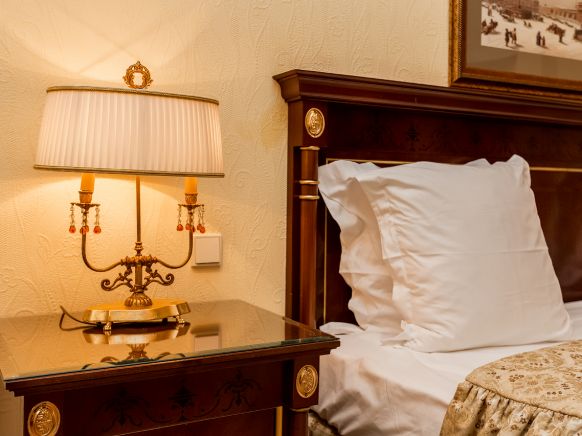 Фотография номера гостиницы Петровский Путевой Дворец