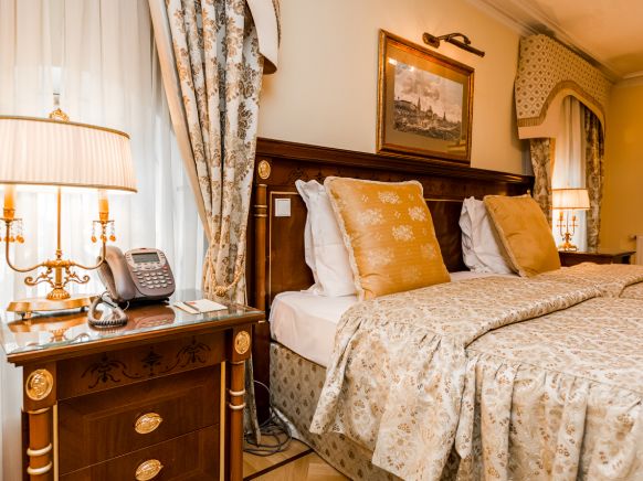 Фотография номера гостиницы Петровский Путевой Дворец