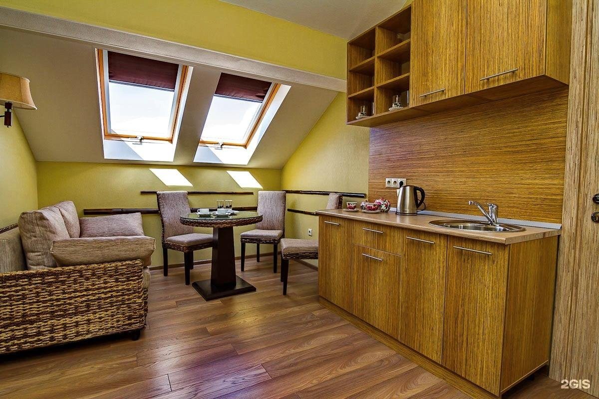 Апартаменты 4 этаж мансарда с балконом