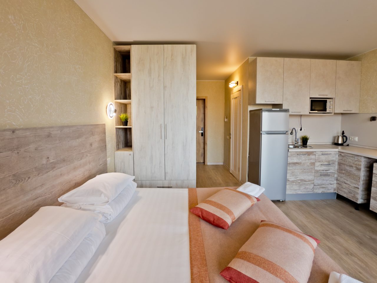 Студия с балконом