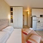 Студия с балконом