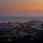 панорама на ночной Сириус и отель