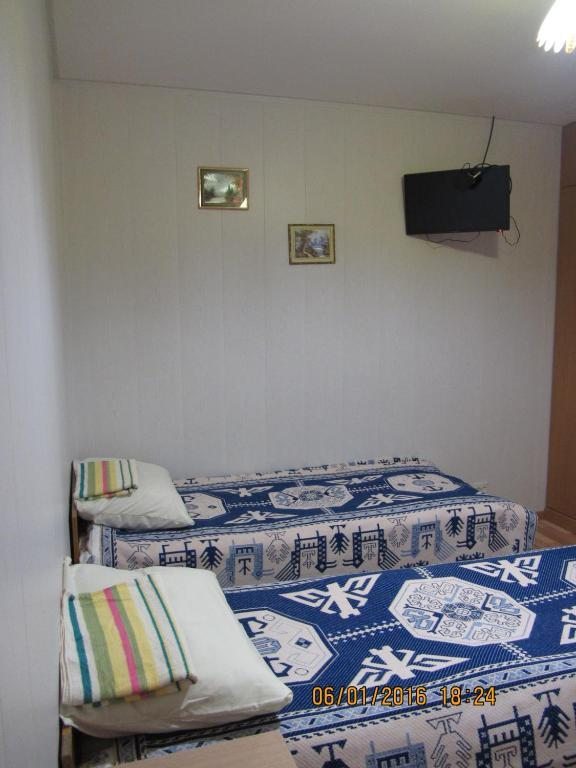 Трехместный (Бюджетный трехместный номер) мини-гостиницы УЮТ, Хвалынск