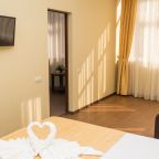 Люкс (Люкс двухкомнатный, 3-х местный номер ( возможностью 1 доп. место)), Отель Лазурное окно