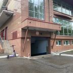 Въезд на подземную парковку
