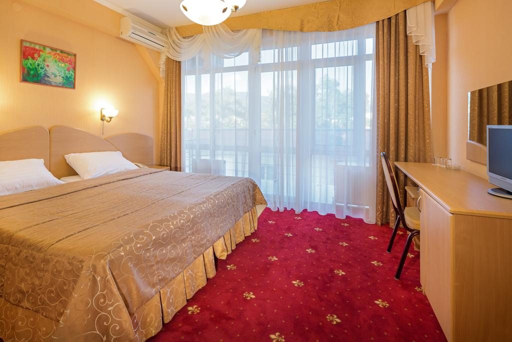 Двухместный (Стандартный двухместный номер с 1 кроватью или 2 отдельными кроватями) отеля Бригантина, Геленджик