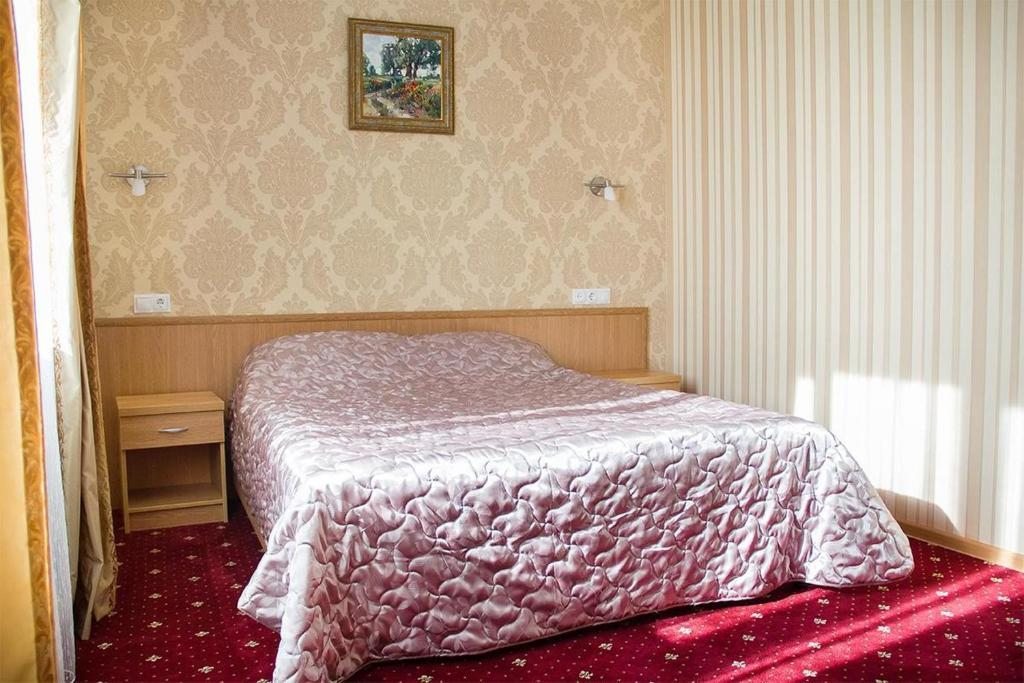 Двухместный (Улучшенный двухместный номер с 1 кроватью) гостевого дома Партия, Ставрополь