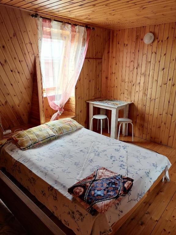 Трехместный (Бюджетный трехместный номер) гостевого дома Бархатный сезон на Некрасова, Геленджик