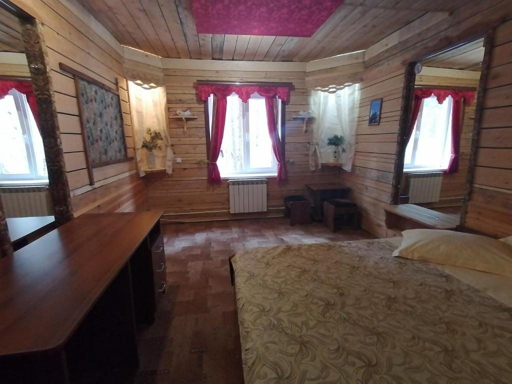 Двухместный (Большой двухместный номер с 1 кроватью) отеля ЭЛЬБРУС МАРАЛ, Приэльбрусье