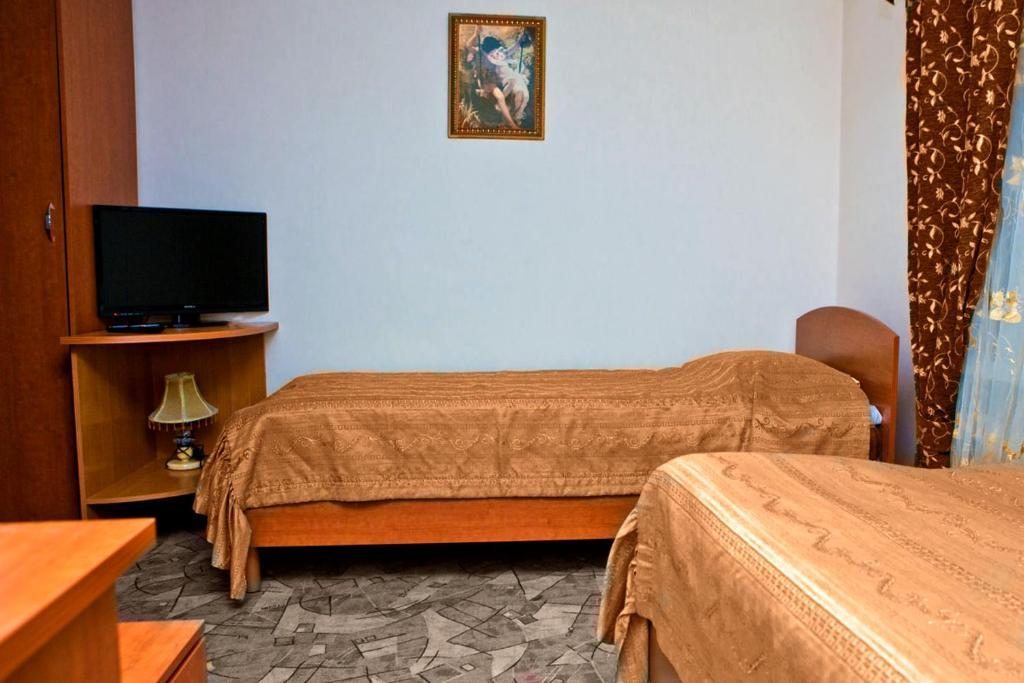 Двухместный (Стандартный двухместный номер с 2 отдельными кроватями - Лечение включено) санатория Элита, Кисловодск