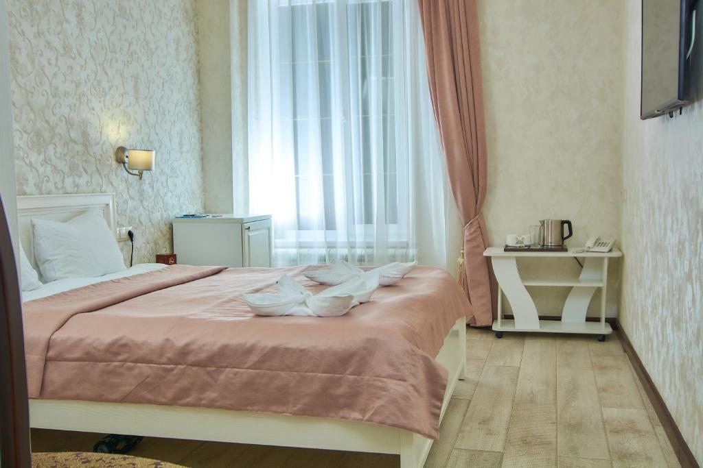 Двухместный (Стандартный двухместный номер с 1 кроватью) отеля Бутик-отель Симфония, Кисловодск