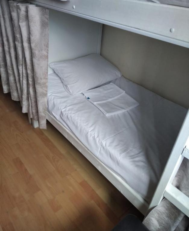 Четырехместный Мужской (Общий 4-местный номер для мужчин) хостела VIP Hostel K2, Москва