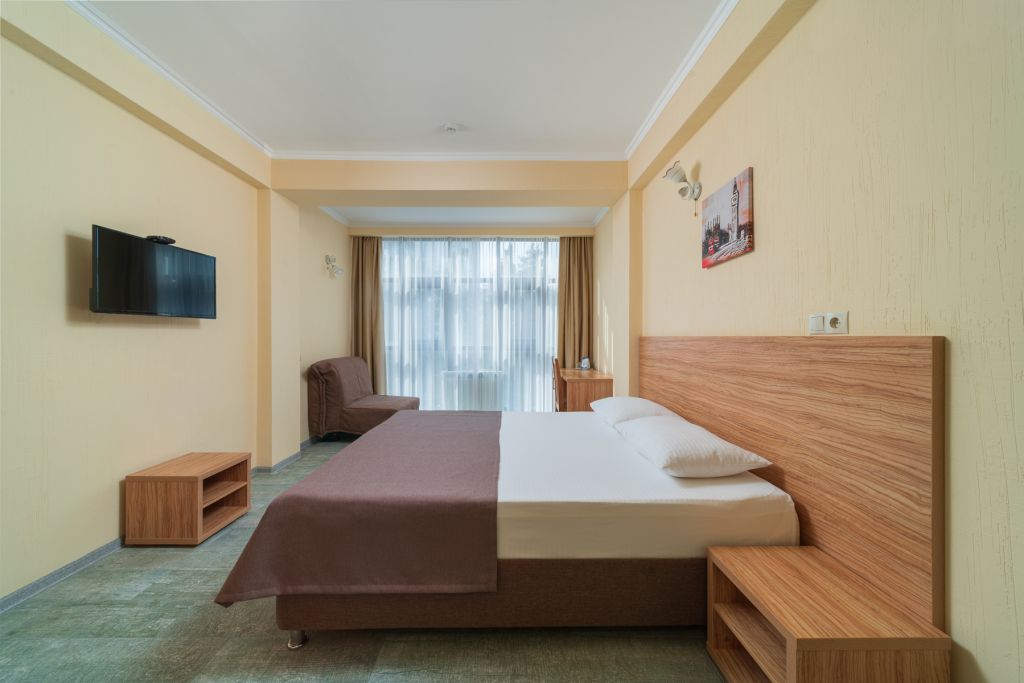 Трехместный (Стандарт) отеля Room Hotel, Сочи