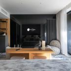 Люкс (Yamaguchi - двухместный номер с одной большой кроватью, балконом и массажером стоп Yamaguchi), Отель Karmann’s Hotel