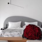 Люкс (Представительский Yamaguchi - двухместный номер с одной большой кроватью, балконом и массажером для стоп Yamaguchi), Отель Karmann’s Hotel